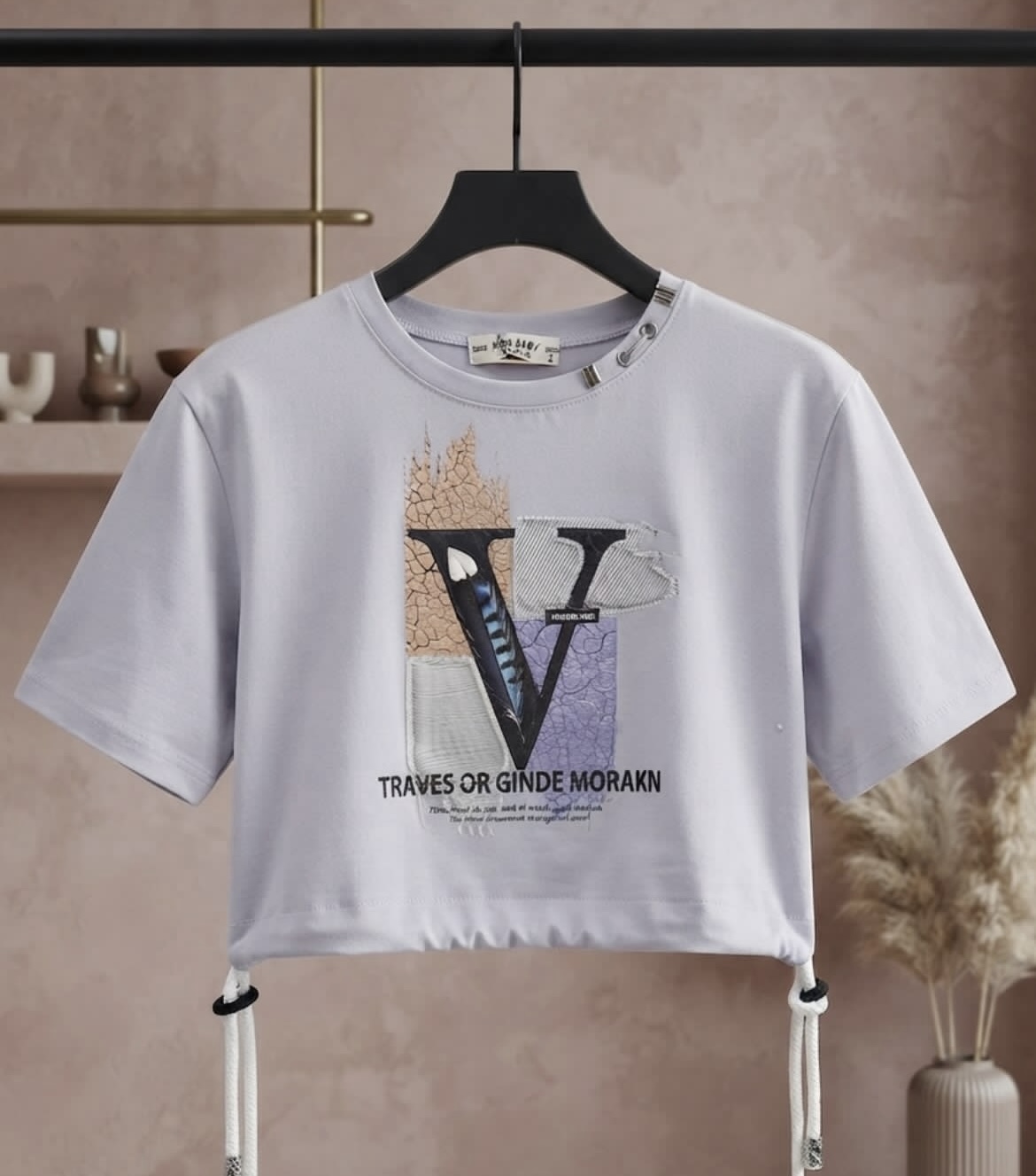 تیشرت  کراپ طرح  v   دخترانه